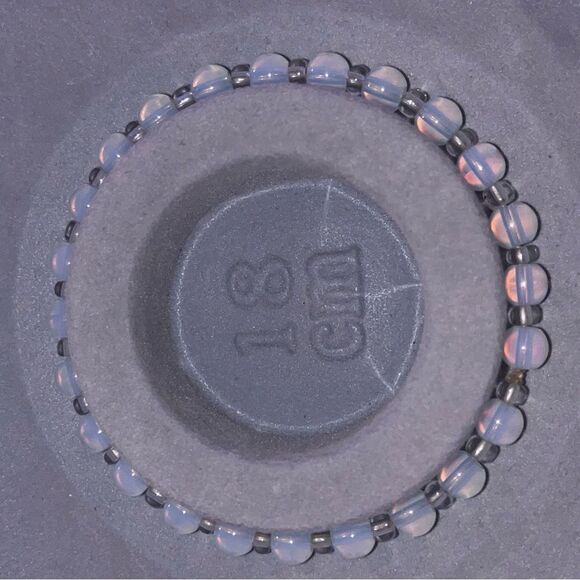 Iridescent glass bead bracelet NWOT - Picture 1 of 7